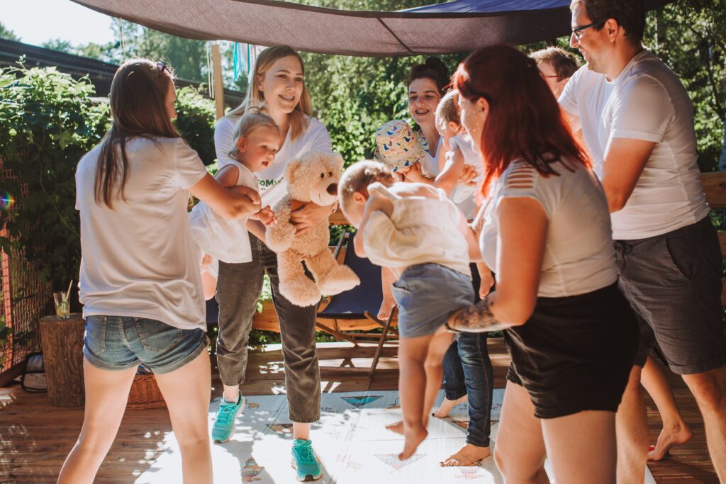 wspólna zabawa taneczna